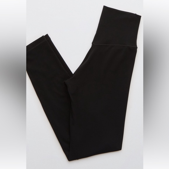 American Eagle, size medium, High Waisted Crossover Everything Legging. Black‎ - Picture 2 of 7